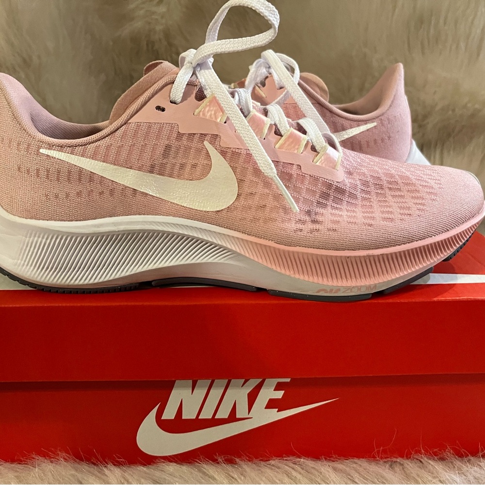 Nike Women's Pegasus 37 Barely Rose Running Shoes Size 9 Womens